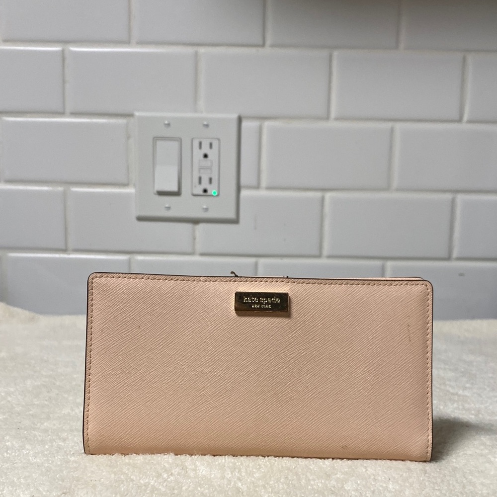 Kate Spade Peach wallet
